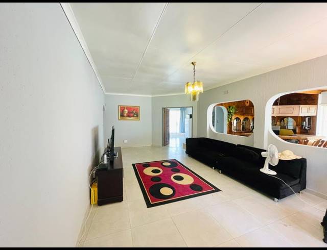 3 BEDROOM HOUSE FOR SALE IN RIDGEWAY